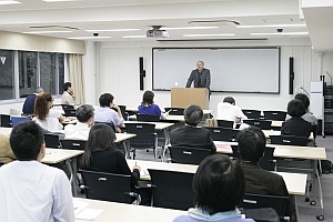 東文研セミナー　ジェミル・アイドゥン教授講演 "Islamic Modernism and the Question of Eurocentric Global Intellectual History" が開催され ました。