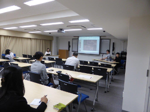 東文研・ASNET共催セミナー／着任研究会(井戸美里特任助教)「日本中世の風俗画における図像の引用と変容――「月次風俗画」のイコノロジー」が開催されました 