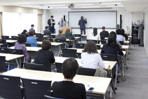 「ペルシャ文学の様々な時代における社会的、精神的な美」/「イスラーム書道」