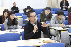 自己点検・評価セミナー「中国明清時代における通俗文藝と知識人」(大木康教授) が開催されました