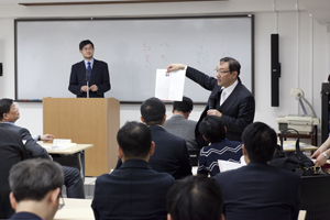 香港城市大学の理事長、学長を始めとする39名の学術訪問団が本研究所を訪問