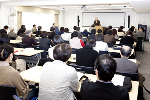 尾﨑文昭教授　最終研究発表会「魯迅の小説『故事新編』についての議論を再検討する」が開催されました