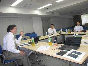 東洋学研究情報センター2013年度共同利用・共同研究拠点公募プロジェクト「政治的リスクと人の移動:中国大国化をめぐる国際共同研究」のキックオフ会合が開催されました